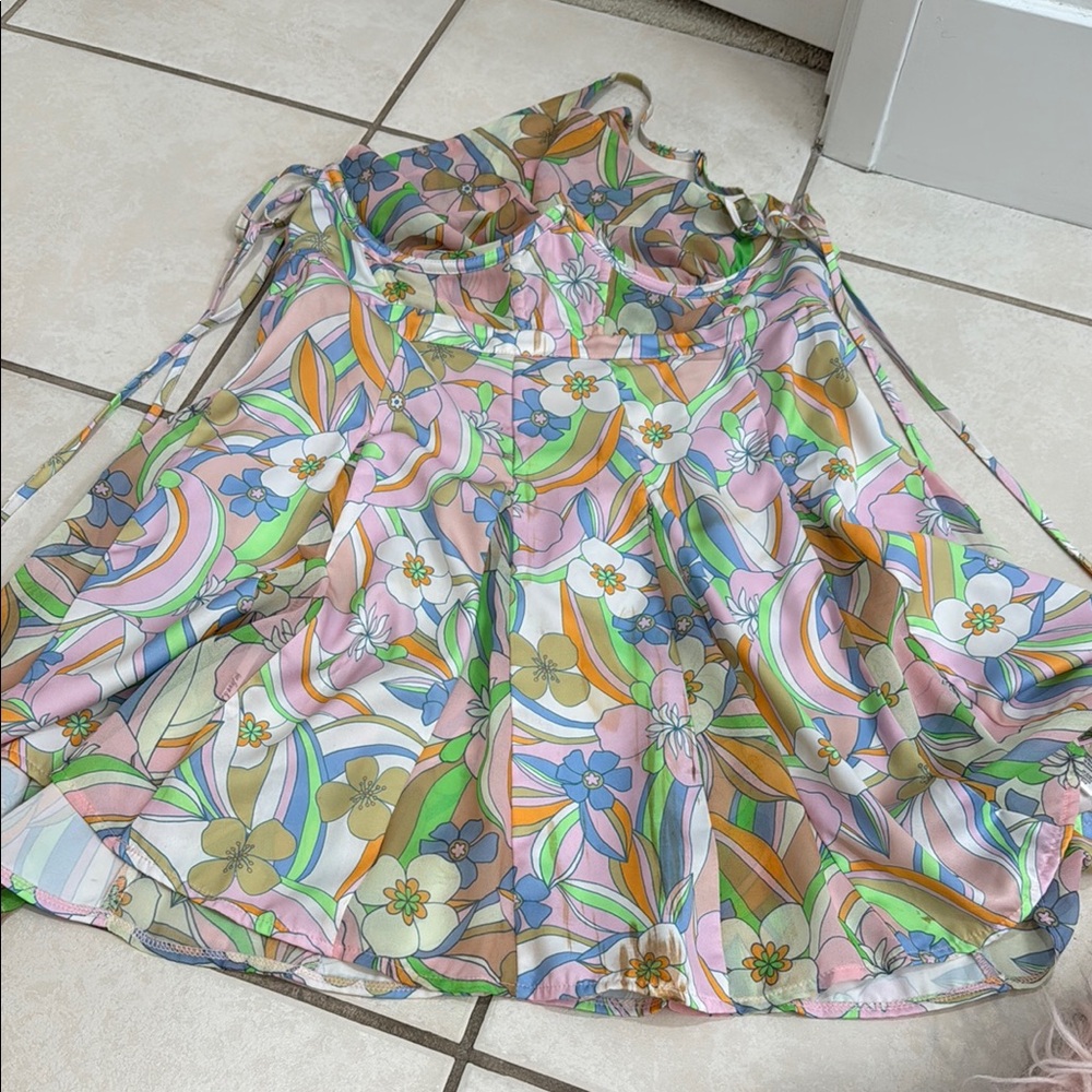 Floral crossover for love and lemons Dress - Picture 6 of 10